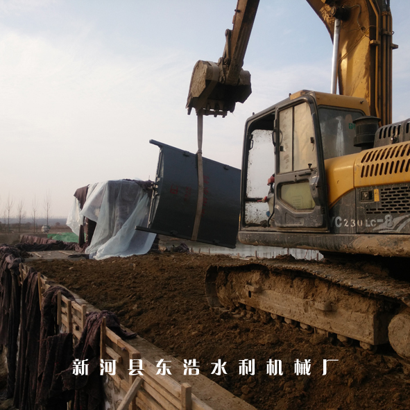 铸铁闸门安装2018.jpg 铸铁闸门安装2018.jpg