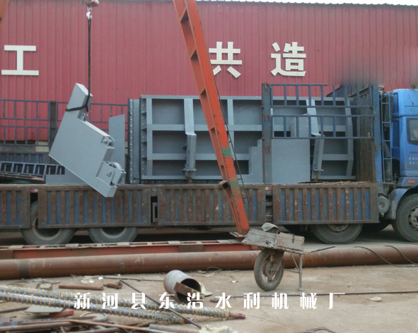 液压翻板闸门888.jpg 液压翻板闸门888.jpg